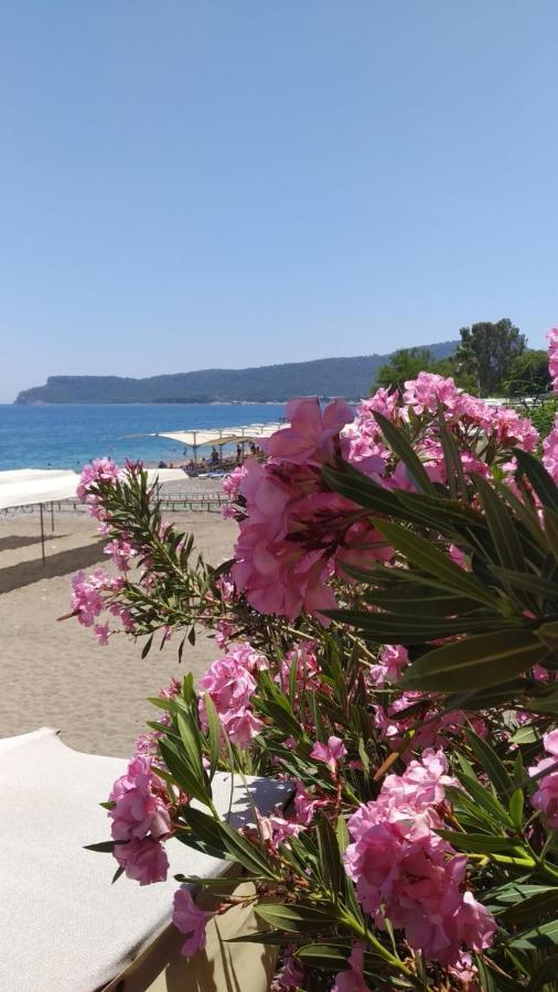 Ugur Beach Hotel Kemer Exterior photo